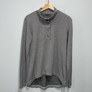 Merrell size Large Indira Snap Button Placket sweater Top Black White